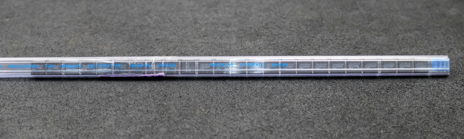Bild des Artikels MAXIM-24x-Displaytreiber-ICM7218AIQI-unbenutzt-in-OVP