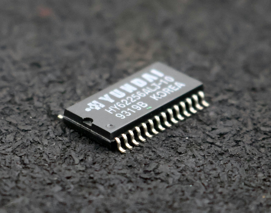 Bild des Artikels HYUNDAI-10x-Microprozessor-HY62256ALJ-10-unbenutzt