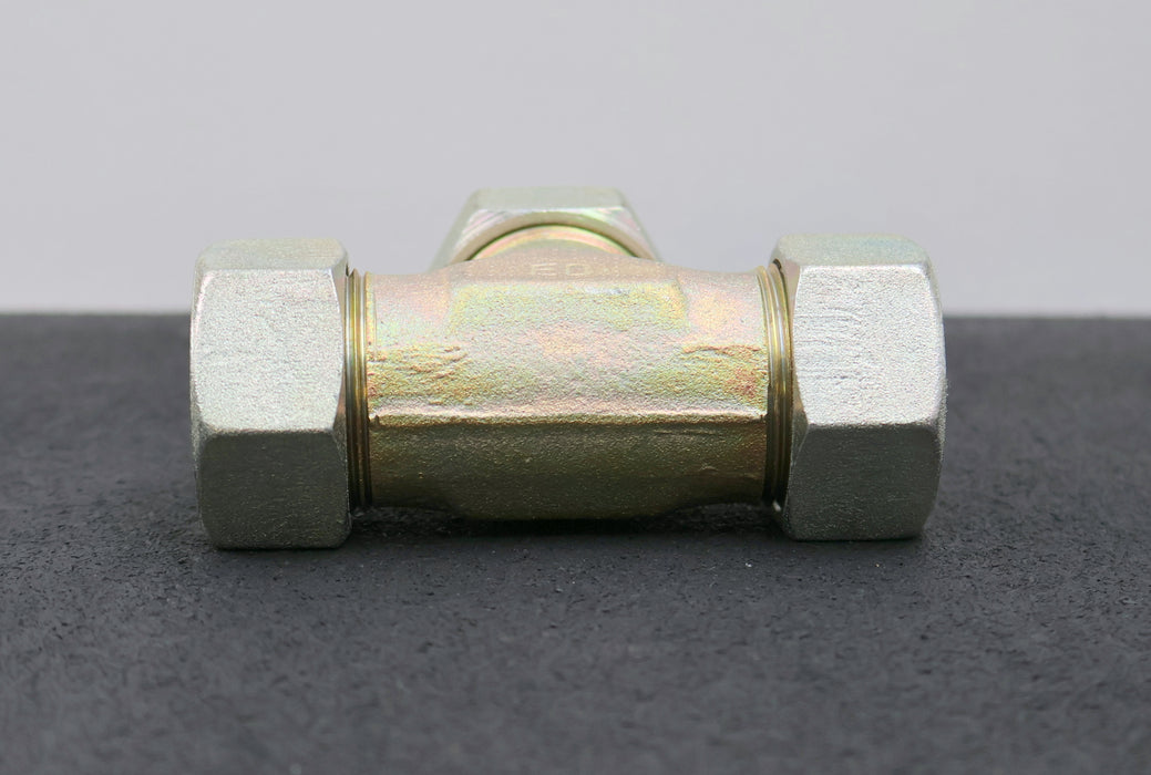 Bild des Artikels T-Verschraubung-aus-Stahl-für-28mm-Rohre-unbenutzt