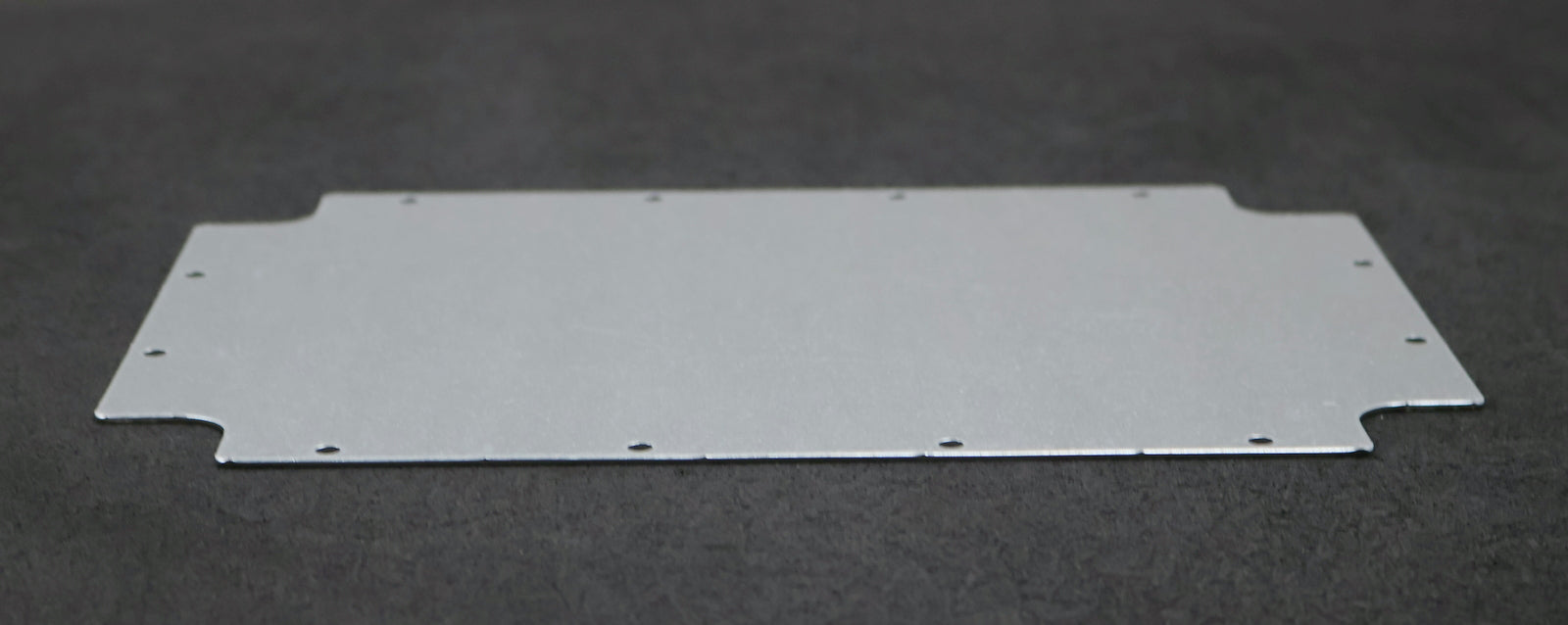 Bild des Artikels OLAN-Rückplatte-für-Gehäuse-OL20063-Maße-300x220x1,5mm-unbenutzt