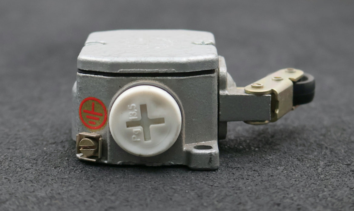 Bild des Artikels ROBOTRON-Schaltkontakt-GWU-1F-Stahlausführung-500VAC-6A-unbenutzt