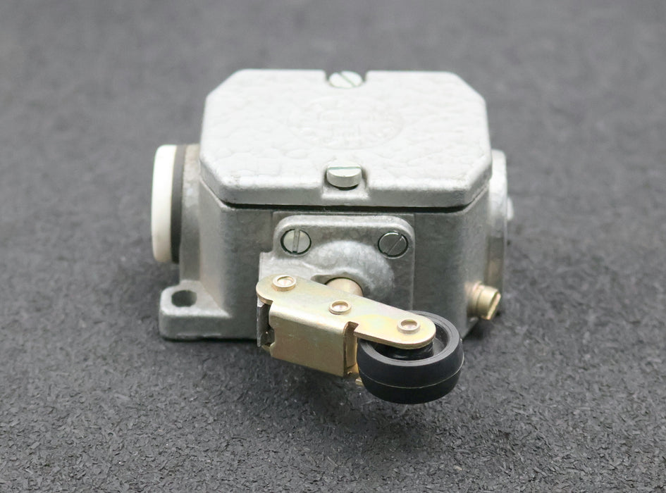 Bild des Artikels ROBOTRON-Schaltkontakt-GWU-1F-Stahlausführung-500VAC-6A-unbenutzt