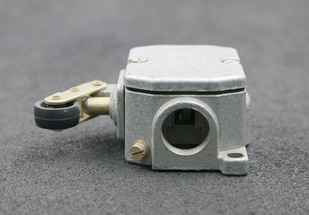 Bild des Artikels ROBOTRON-Schaltkontakt-GWU-1F-Stahlausführung-500VAC-6A-unbenutzt