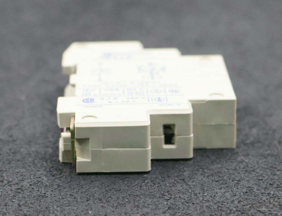 Bild des Artikels TELEMECANIQUE-Zeitrelais-RE1LA001-17002-24/240VDC-50/60Hz-0,1-3s