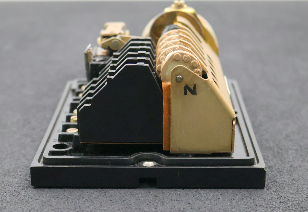 Bild des Artikels DDR-EAW-Zeitrelais-WZ5-2-E/12-6A-500VAC-1,2-12s-IP20-Spulenspannung-220VAC-50Hz