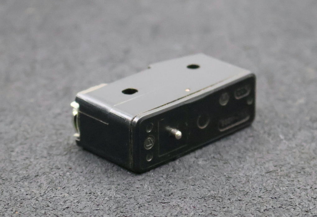 Bild des Artikels VEB-ROBOTRON-Gleichstrommikrotaster-Typ-A1-IP40-Klemme-IP00-380VAC-16A