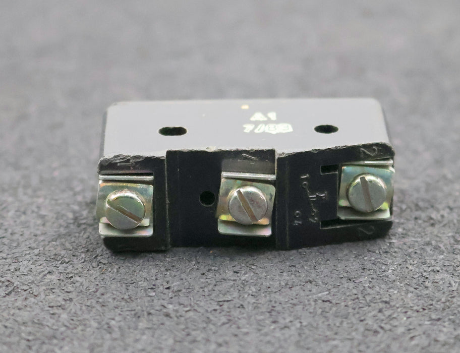 Bild des Artikels VEB-ROBOTRON-Gleichstrommikrotaster-Typ-A1-IP40-Klemme-IP00-380VAC-16A