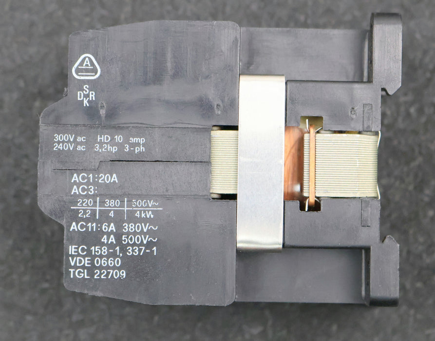 Bild des Artikels ISKRA-Leistungsschütz-K0-53E-Spulenspannung-220V-50Hz-6A-380VAC-4A-500VAC