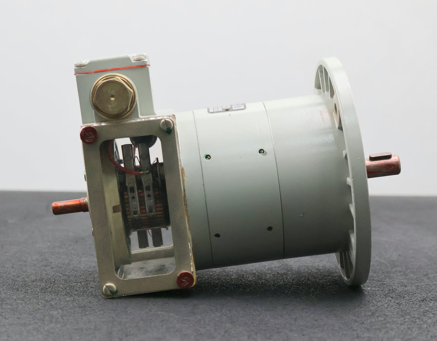 Bild des Artikels VEB-ELMO-HARTHA-DDR-Tachogenerator-Typ-1632.2-100V-0,02A-3000U/min-IP44