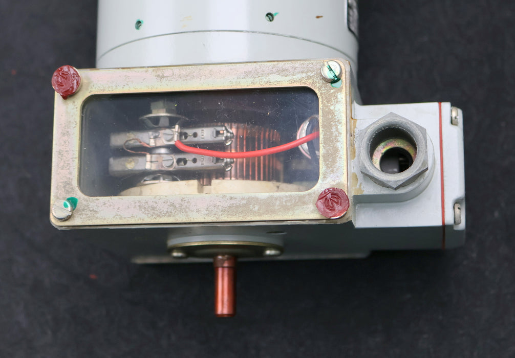 Bild des Artikels VEB-ELMO-HARTHA-DDR-Tachogenerator-Typ-1632.2-100V-0,02A-3000U/min-IP44