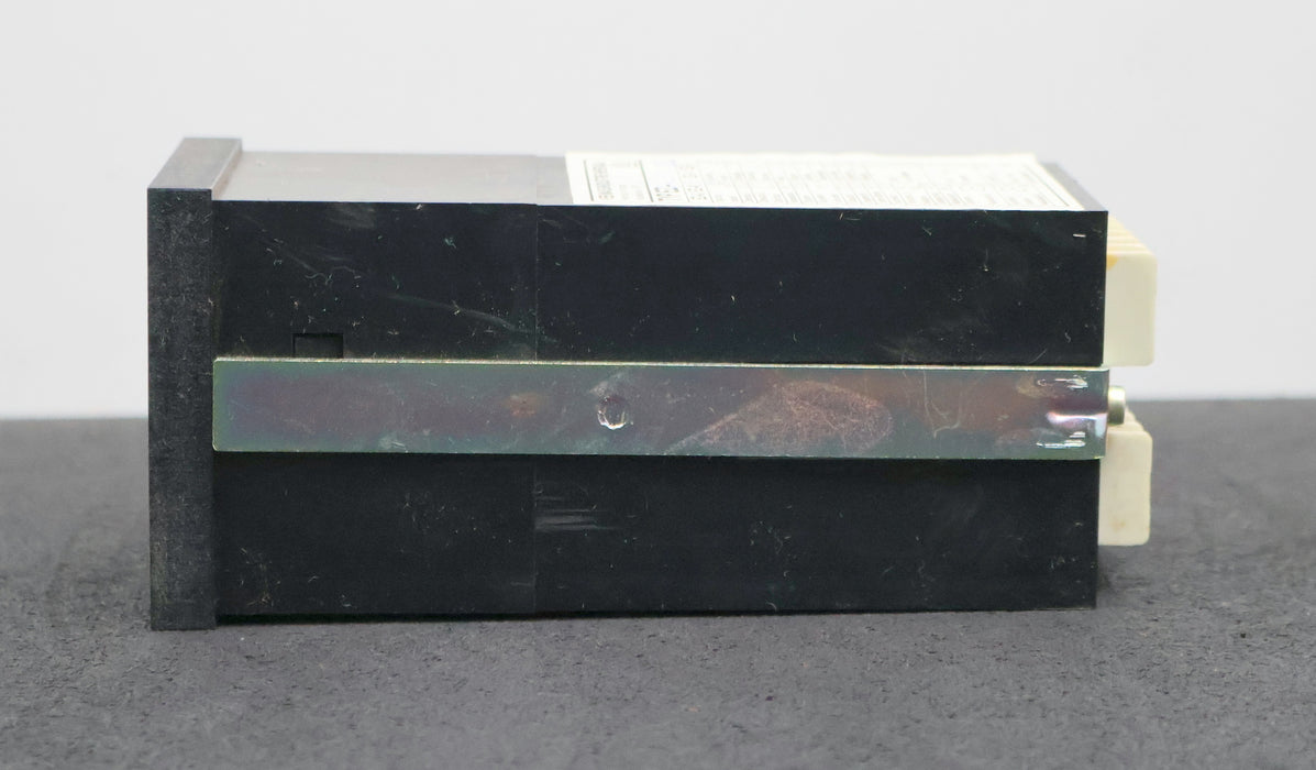 Bild des Artikels VEB-MASSINDUSTRIE-Elektronischer-Zähler-EZ-0-14-01.1222-IP40/IP54-Schutzklasse-2