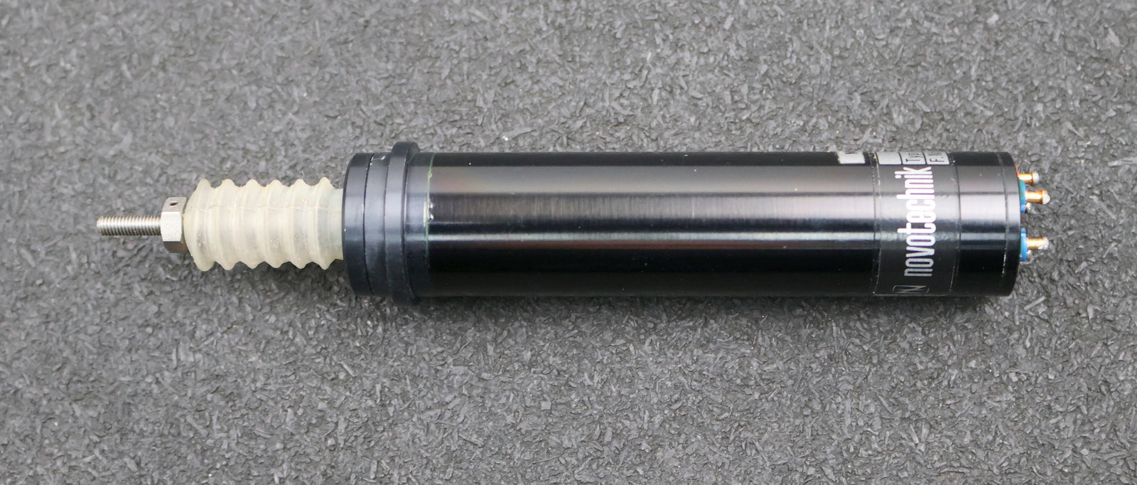 Bild des Artikels NOVOTECHNIK-LINOTAST-Induktiver-Wegaufnehmer-Typ-F-210-Hub-10mm-Lin.-0,25-24VDC