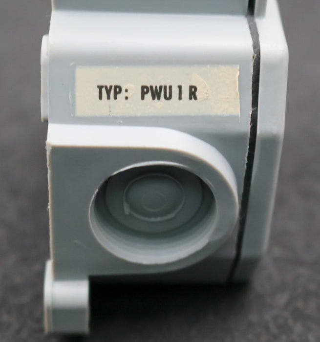 Bild des Artikels ROBOTRON-2x-Schaltkontakt-PWU-1R-500VAC-6A-unbenutzt