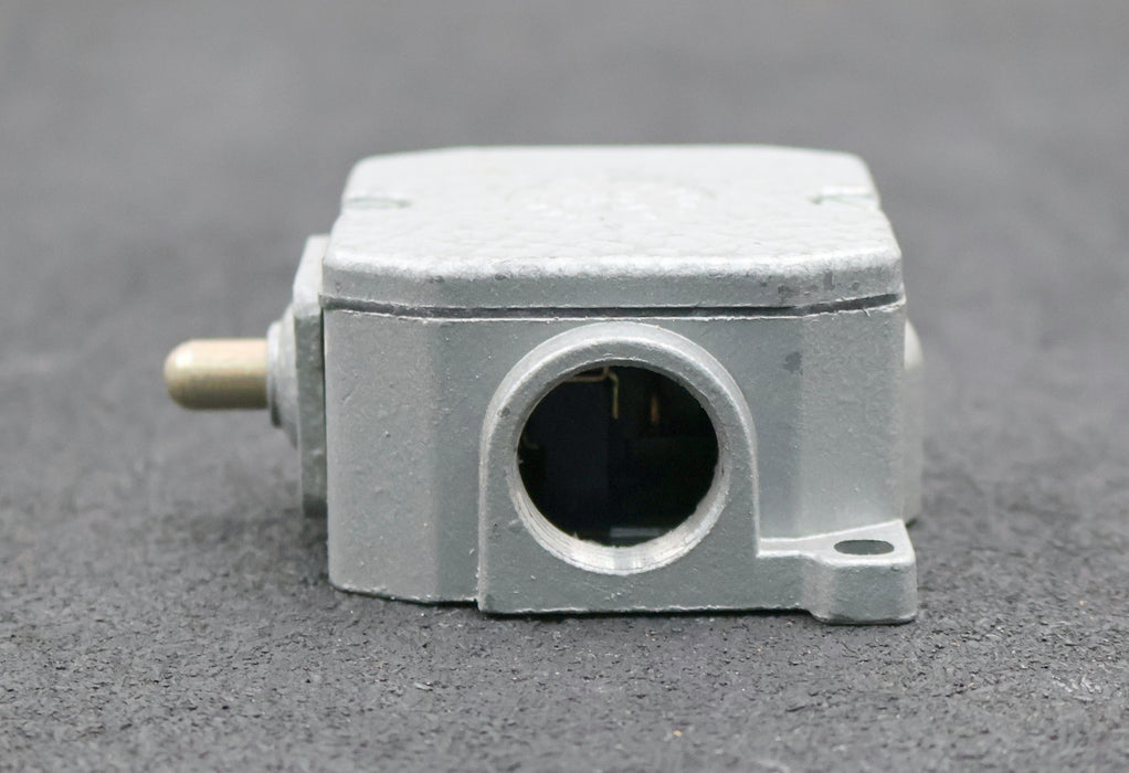 Bild des Artikels ROBOTRON-Schaltkontakt-GWE-2-Stahlausführung-500VAC-6A-unbenutzt-in-OVP