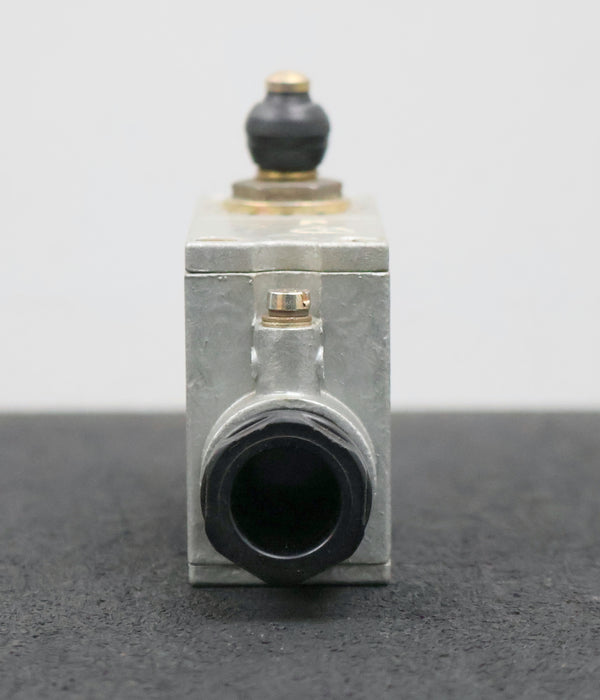 Bild des Artikels VEB-ROBOTRON-Mikrotaster-Typ-AF1.D1/1-IP54-500VAC-10A-unbenutzt