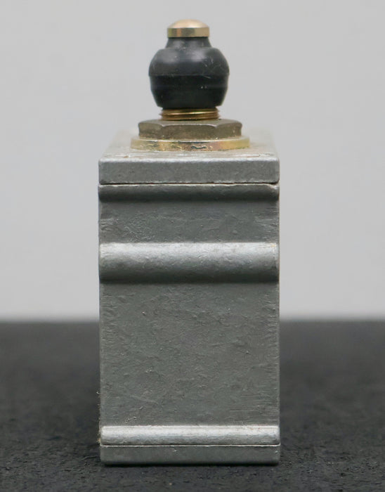 Bild des Artikels VEB-ROBOTRON-Mikrotaster-Typ-AF1.D1/1-IP54-500VAC-10A-unbenutzt