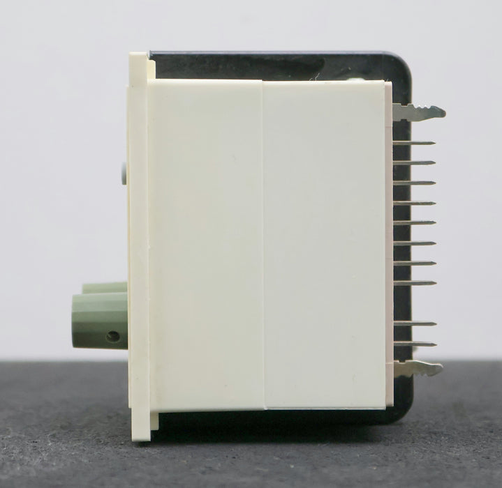 Bild des Artikels RELOG-Zeitrelais-6TZ61-0,1s---10min-mit-Frontrahmen-unbenutzt