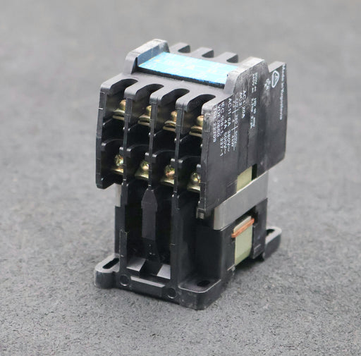 Bild des Artikels ISKRA-Leistungsschütz-K0-71E-20a-Spulenspannung-220V-50Hz-6A-380VAC-4A-500VAC