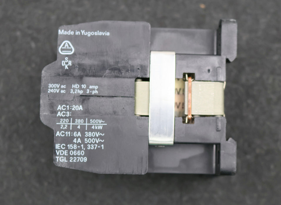 Bild des Artikels ISKRA-Leistungsschütz-K0-71E-20a-Spulenspannung-220V-50Hz-6A-380VAC-4A-500VAC