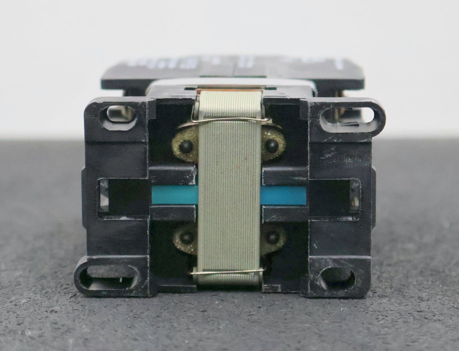 Bild des Artikels ISKRA-Leistungsschütz-K0-71E-20a-Spulenspannung-220V-50Hz-6A-380VAC-4A-500VAC