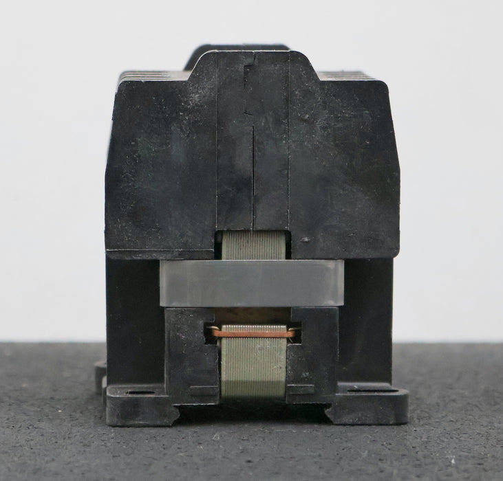 Bild des Artikels ISKRA-Leistungsschütz-K0-62E-20A-Spulenspannung-220V-60Hz-6A-380VAC-4A-500VAC