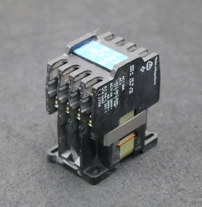 Bild des Artikels ISKRA-Leistungsschütz-K0-44E-20A-Spulenspannung-220V-50Hz-6A-380VAC-4A-500VAC