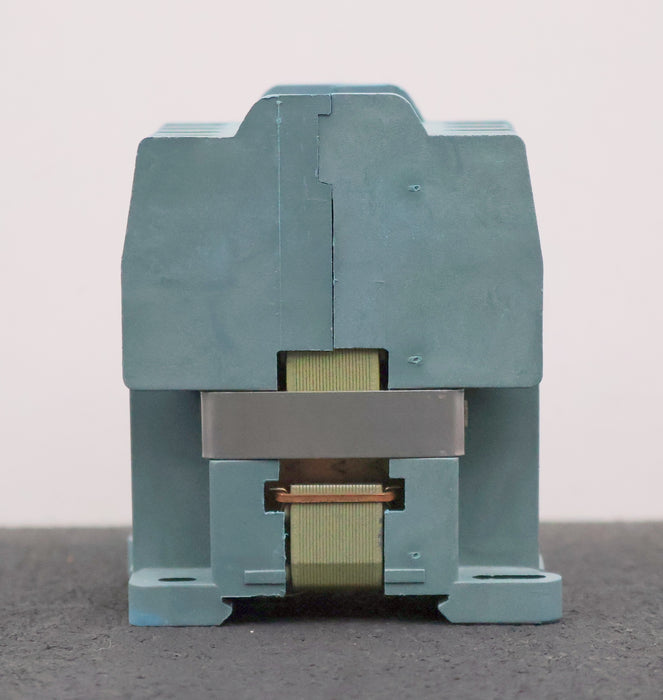 Bild des Artikels ISKRA-Leistungsschütz-K0-80E-20A-Spulenspannung-220V-60Hz-6A-380VAC-4A-500VAC