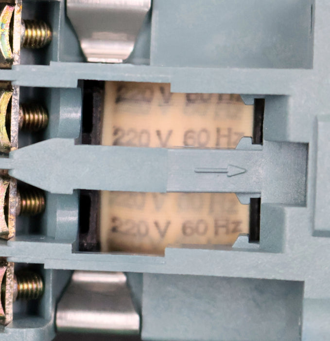 Bild des Artikels ISKRA-Leistungsschütz-K0-80E-20A-Spulenspannung-220V-60Hz-6A-380VAC-4A-500VAC