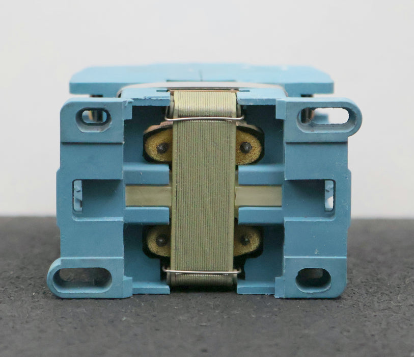 Bild des Artikels ISKRA-Leistungsschütz-K0-80E-20A-Spulenspannung-220V-50Hz-6A-380VAC-4A-500VAC