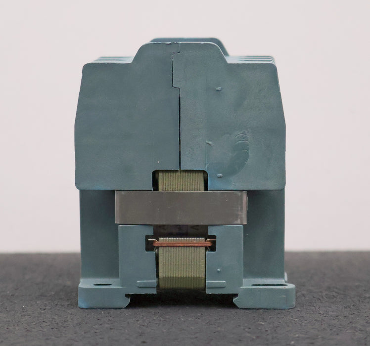 Bild des Artikels ISKRA-Leistungsschütz-K0-44E-20A-Spulenspannung-24V-50Hz-6A-380VAC-4A-500VAC