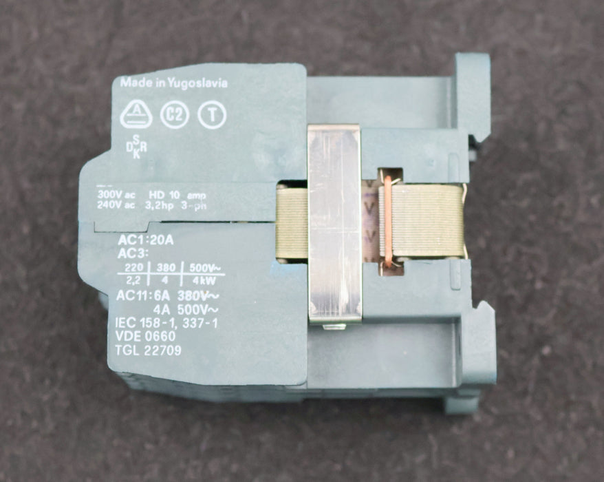 Bild des Artikels ISKRA-Leistungsschütz-K0-44E-20A-Spulenspannung-24V-50Hz-6A-380VAC-4A-500VAC