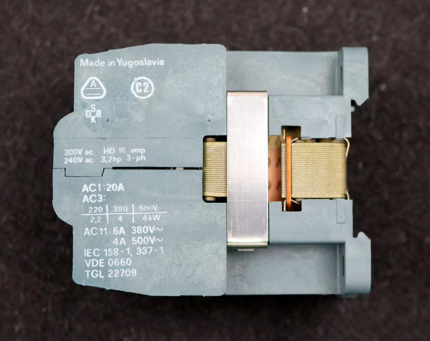 Bild des Artikels ISKRA-Leistungsschütz-K0-71-20a-Spulenspannung-110V-60Hz-6A-380VAC-4A-500VAC