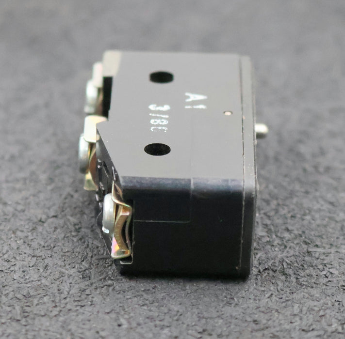 Bild des Artikels VEB-ROBOTRON-Mikroschalter-Typ-A1-380VAC-16A-IP40-Klemme-IP00-unbenutzt