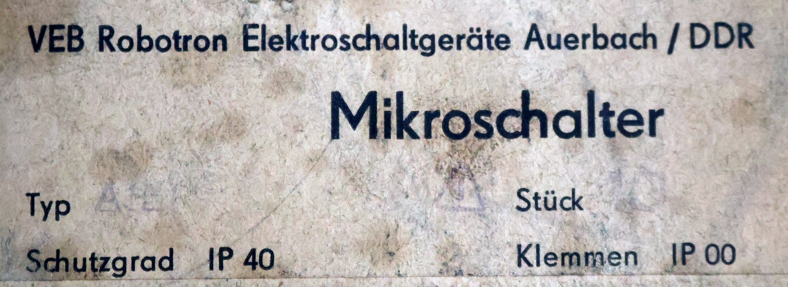 Bild des Artikels VEB-ROBOTRON-Gleichstrommikrotaster-Typ-A1.F1-380VAC-16A-IP40-Klemme-IP00