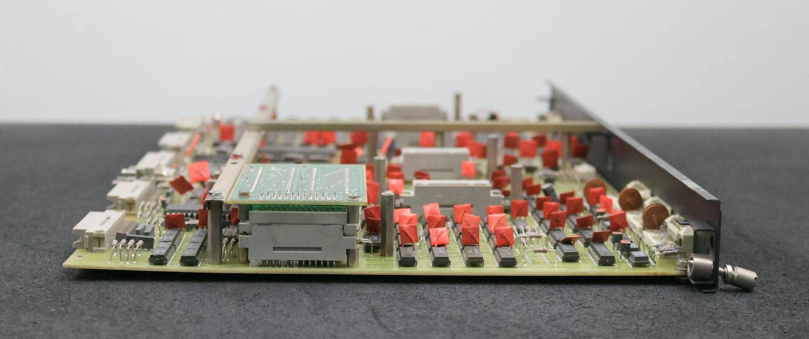 Bild des Artikels VEB-NUMERIK-AR/LR-Steuerkarte-414567-4-NKM-Platine-590407-0-I6-b-RFT-G-101668