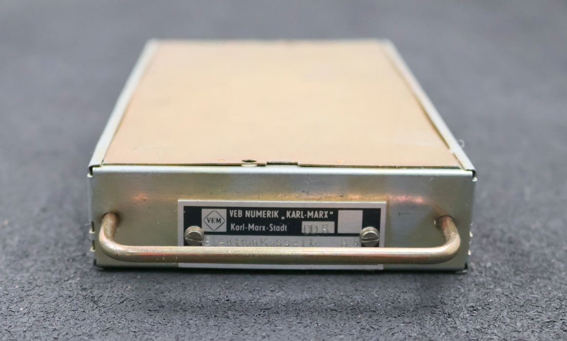 Bild des Artikels VEM-NUMERIK-DDR-KASSETTE-8KE-mit-EPROMs-454702-4-NKM-für-Steuergerät