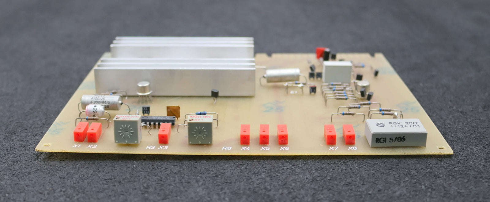 Bild des Artikels VEB-NUMERIK-Board-7100-200-01-/-D-Platine-70011-gebraucht-voll-funktionsfähig