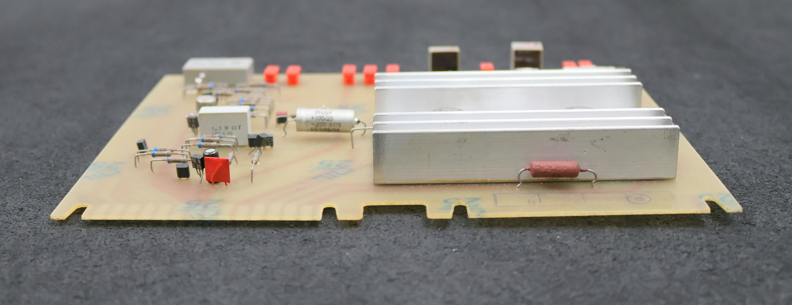 Bild des Artikels VEB-NUMERIK-Board-7100-200-01-/-D-Platine-70011-gebraucht-voll-funktionsfähig