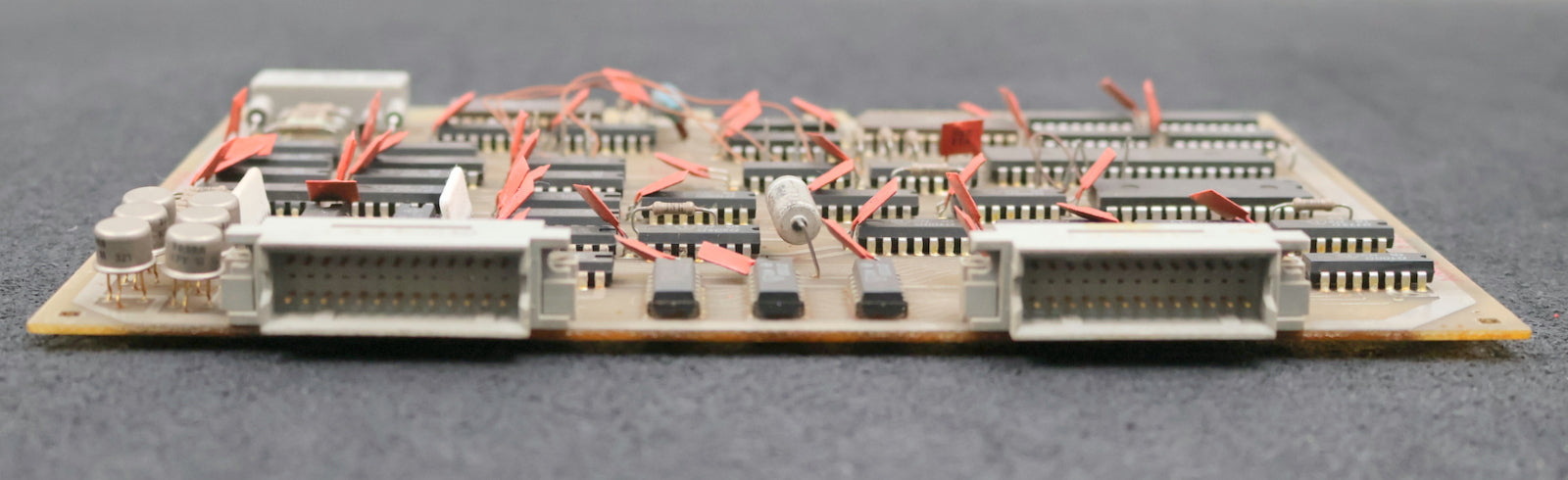 Bild des Artikels VEM-NUMERIK-DDR-Einschubplatine-413998-7-NKM-590017-6B-gebraucht