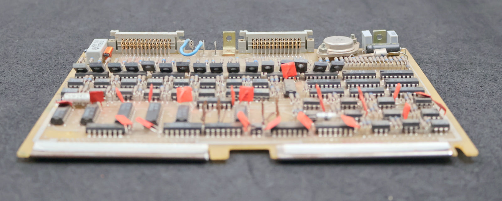 Bild des Artikels VEM-NUMERIK-DDR-Einschubplatine-414274-8-NKM-590140-0B-gebraucht