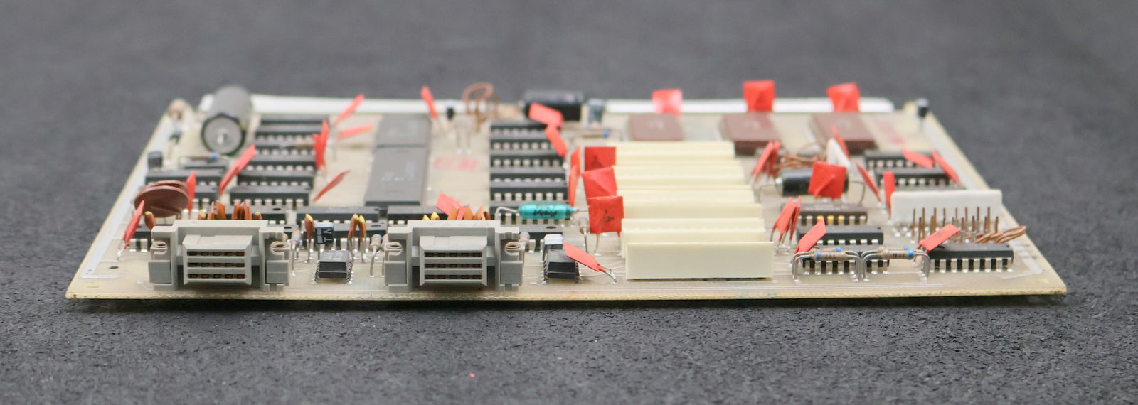 Bild des Artikels VEM-NUMERIK-DDR-Einschubplatine-414133-1-NKM-590212-0B-gebraucht