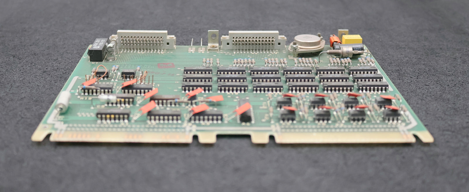 Bild des Artikels VEM-NUMERIK-DDR-Einschubplatine-414488-2-NKM-590304-3B-gebraucht
