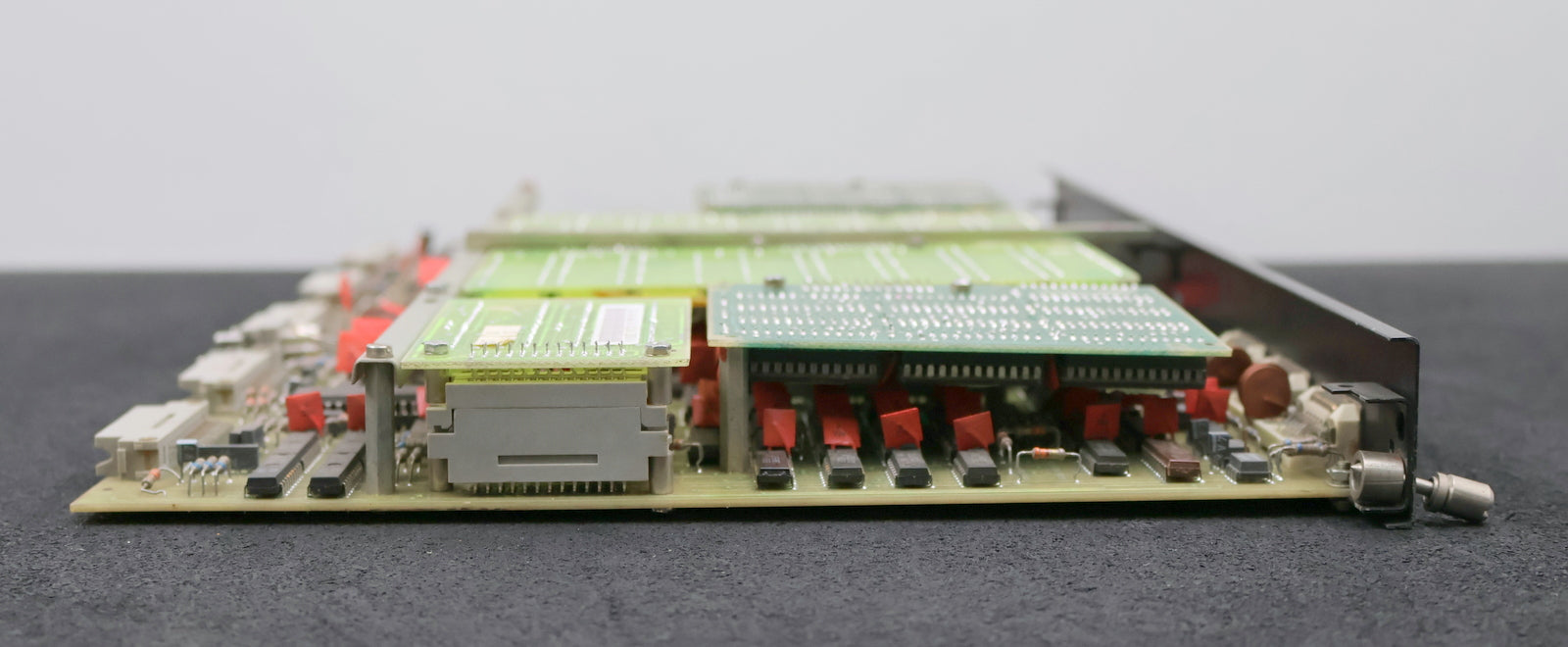 Bild des Artikels VEB-NUMERIK-AR/LR-Steuerkarte-414567-4-NKM-Platine-590407-0-I6-b-RFT-G-101668