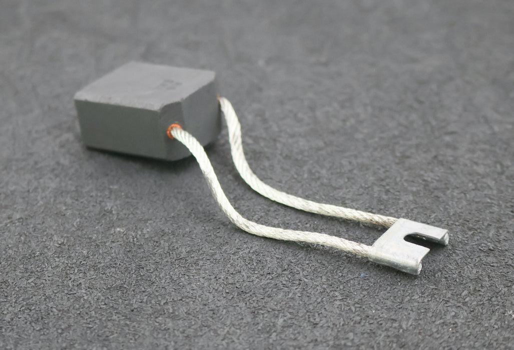 Bild des Artikels VEB-Kohlebürste-Blockkohlebürste-mit-zwei-Litzen-EKL-E8-Abmessungen-20x32x40mm