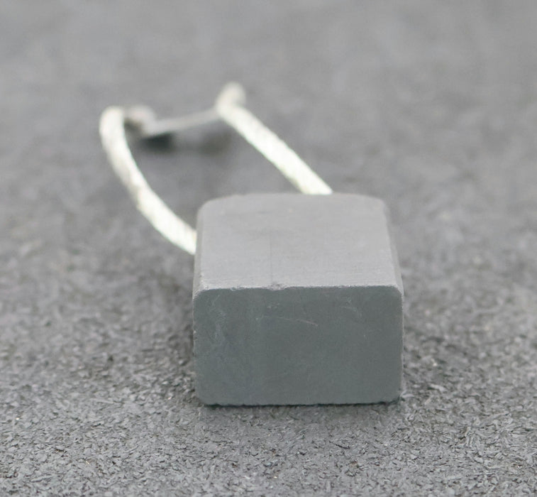 Bild des Artikels VEB-Kohlebürste-Blockkohlebürste-mit-zwei-Litzen-EKL-E8-Abmessungen-20x32x40mm