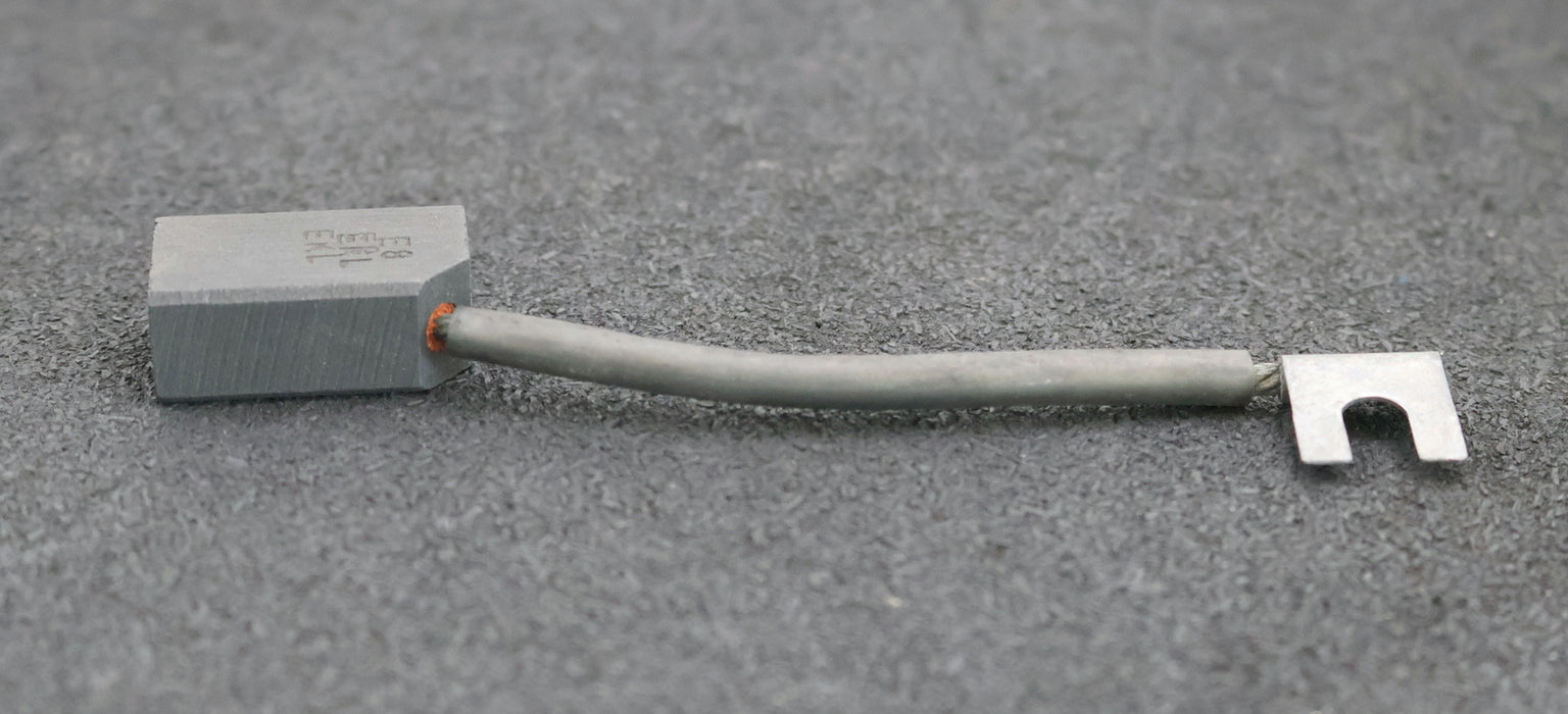 Bild des Artikels Kohlebürste-Blockkohlebürste-mit-einer-Litze-EKL-E8-Abmessungen-12,5x20x32mm