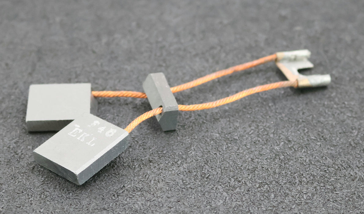 Bild des Artikels Kohlebürste-Montierte-Zwillingskohlebürste-mit-zwei-Litzen-EKL-F46-12,5x25x32mm