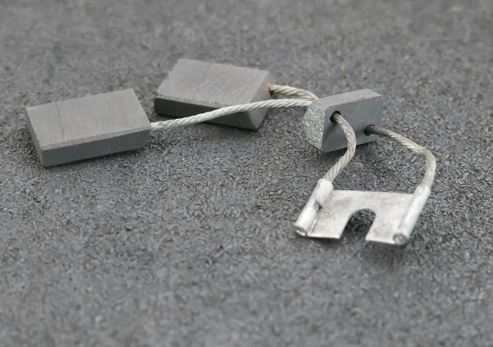 Bild des Artikels Kohlebürste-Montierte-Zwillingskohlebürste-mit-zwei-Litzen-EKL-E14D-12,5x20x32mm