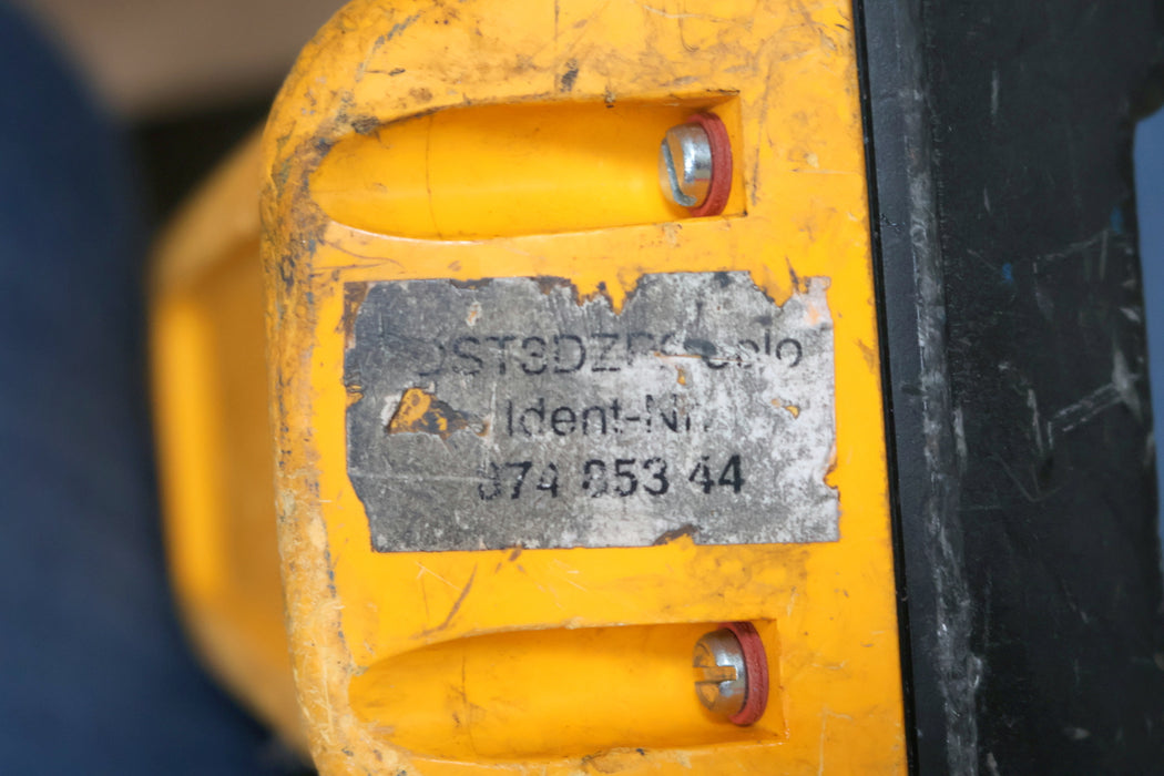 Bild des Artikels DEMAG-Elektrokettenzug-Typ-DKUN-10-500-K-V3-F6-Tragfähigkeit-1/1:-0,5t-überprüft
