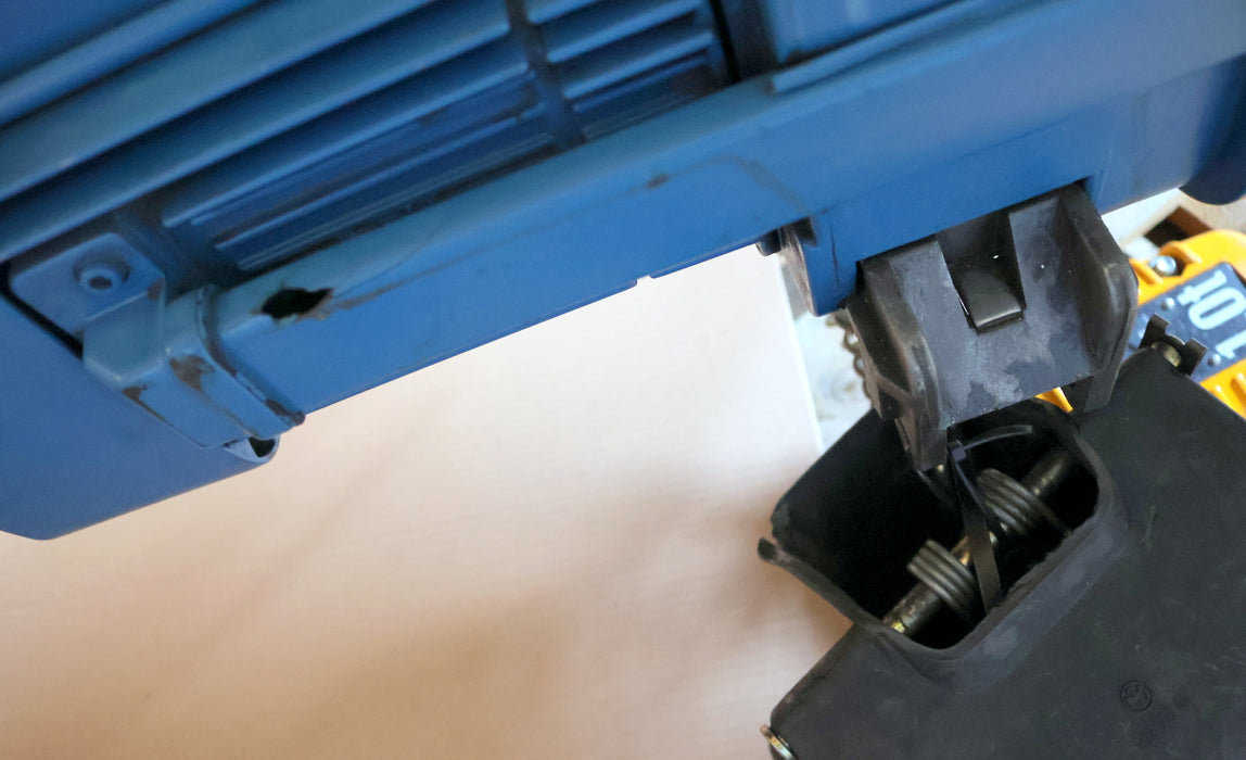 Bild des Artikels DEMAG-Elektrokettenzug-Typ-DKUN-10-500-K-V3-F6-Tragfähigkeit-1/1:-0,5t-überprüft